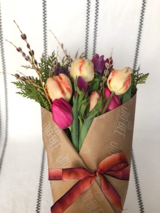 Jig-Bee Tulip Bouquet. Image courtesy of Jig-Bee Flower Farm.