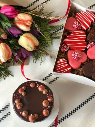 Valentine's Day partnership: Jig-Bee Tulips with Cakes and Cookies from Feel Goodies Philly. Image courtesy of Jig-Bee Flower Farm.