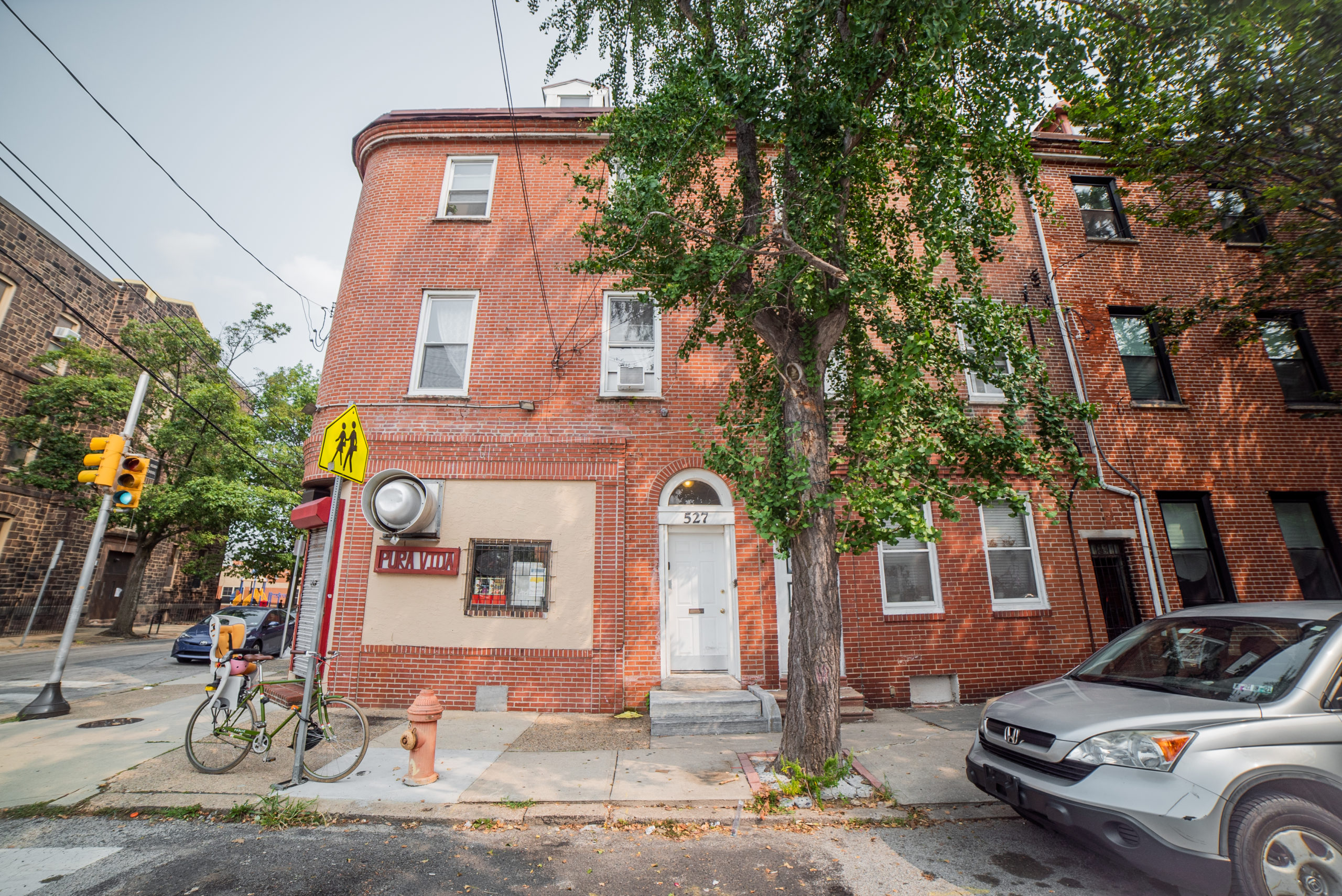 527 Fairmount Ave #1R Philadelphia, PA 19123