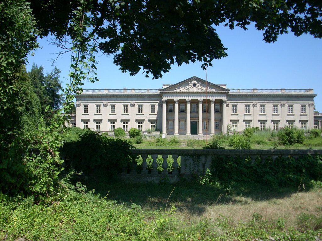 Lynnewood Hall. Image: Wikimedia Commons